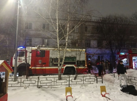 Один человек погиб и четверо пострадали при пожаре в квартирах жилого дома в Самаре