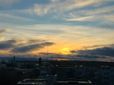 Lexus пострадал на улице Есенина в Сызрани