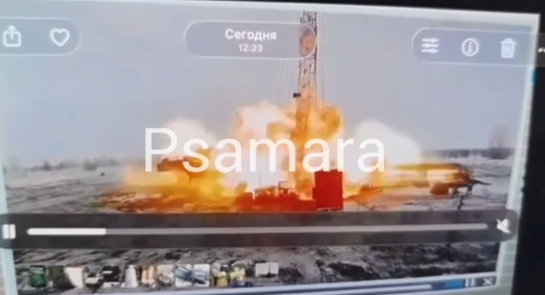 Люди выбегали в горящей одежде из облака огня: на видео попал пожар нефтяной скважины в Самарской области