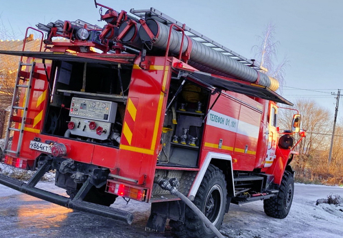 Пожарные почти час тушили огонь в одном из поселков Сызрани
