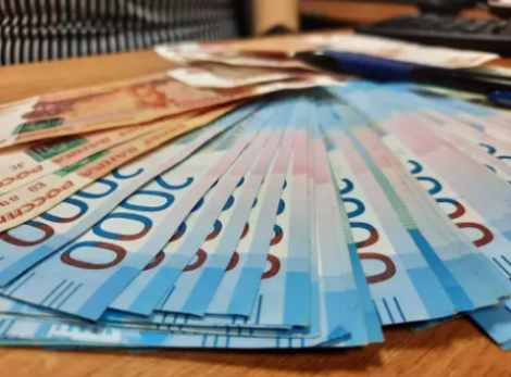 Новые ограничения по картам: лимит на денежные переводы озвучили в МВД