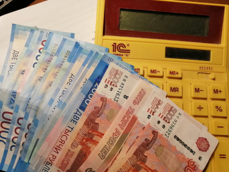 До конца весны еще можно заработать: для начала разделите деньги на несколько частей