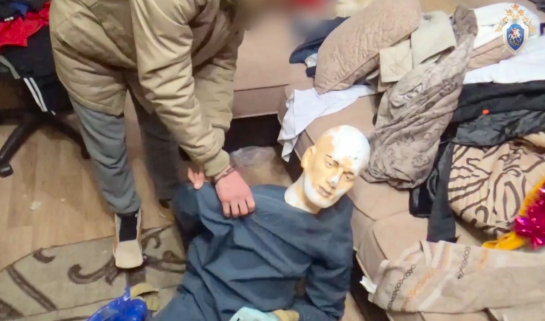 «Взял табурет и по спине ему ударил»: парня пытали кипятком, а после смерти его могилу сожгли – видео