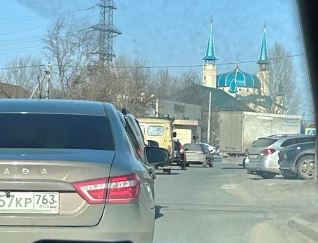 Сызранский Джонни Кастл устроил грязные танцы на глазах изумленных прохожих