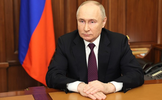 Путин разрешил применять армию для защиты россиян за рубежом