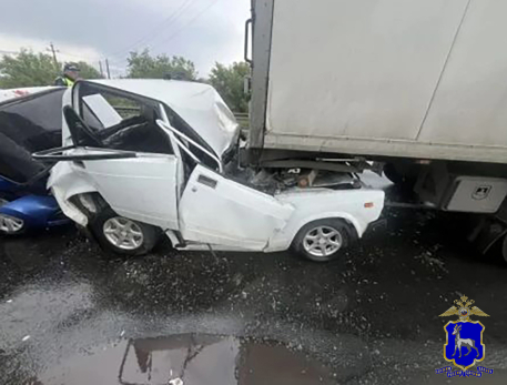 Жуткая авария на трассе М-5 под Сызранью: «семерку» смяло как консервную банку