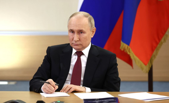 Владимир Путин сообщил о получении четвертого разряда плотника
