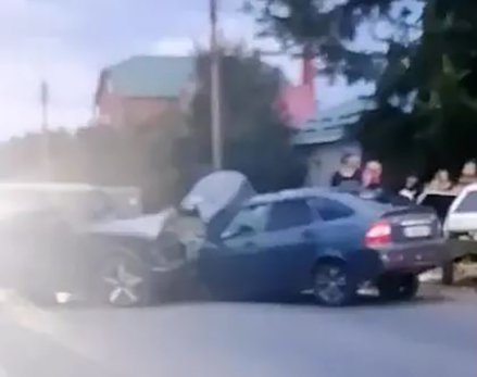 В Сызрани четыре человека покалечились в массовом ДТП на Фрунзе