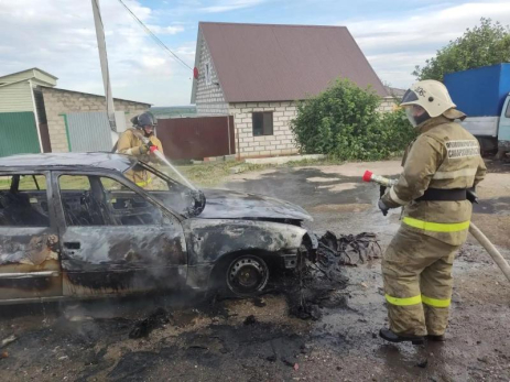 В Сызрани и Октябрьске сгорели две машины подряд