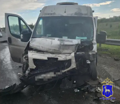 Пассажирский автобус разбился в лобовом ДТП на самарской трассе, есть пострадавшие
