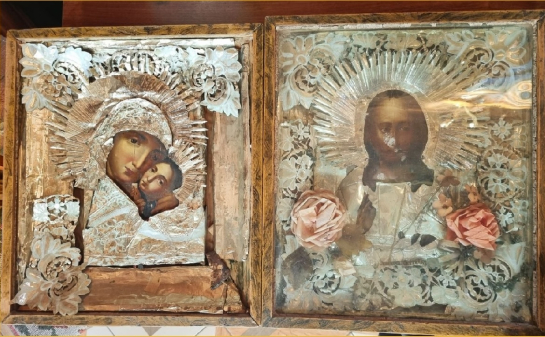 Жительница Сызрани подарила храму старинные иконы Христа и Богородицы