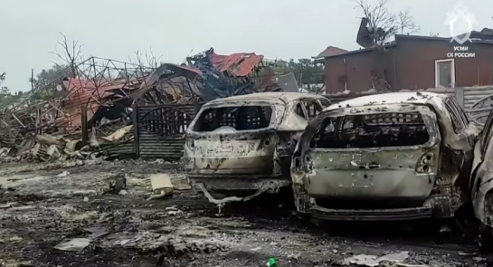 Ребенок под завалами турбазы, пожар на НПЗ и беспилотники под Москвой