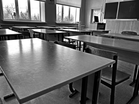 Педагоги получили ранения при взрыве залетевшей в окно школы гранаты