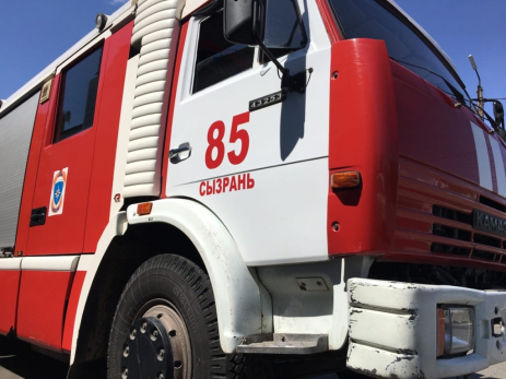 Глава города выехал на место: в Сызрани загорелся дом