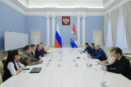 Вячеслав Федорищев провел встречу с карьерными консультантами, работающими в формате «равный - равному» с ветеранами СВО