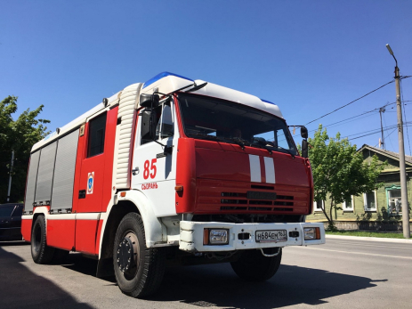 У ресторана в центре Сызрани загорелся легковой автомобиль