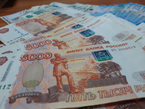 Зарплаты в Самарской области перевалили за 100 тысяч: кто в списке счастливчиков