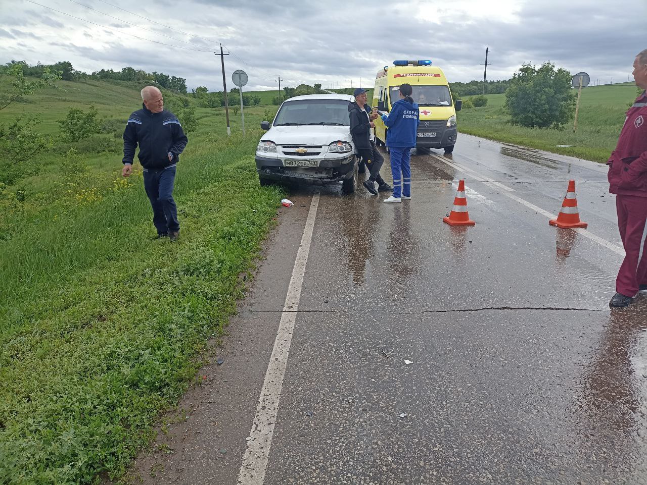 Часть машины нашли в кювете: фото с места аварии в Самарской области, где  погибли три человека / Новости / КТВ-ЛУЧ