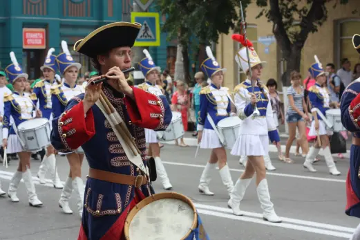 «Сызранский помидор» - карнавал, костюмы, конкурсы: главные события развернутся в центре города