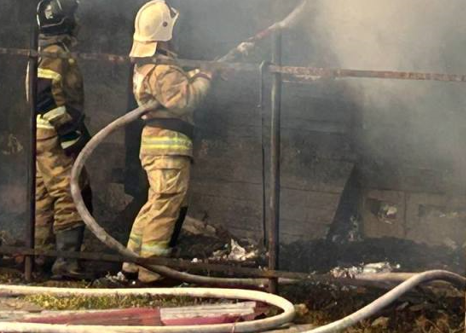 До ста беспилотников атаковали объекты в России: один НПЗ горит, атака на Сызрань сорвана