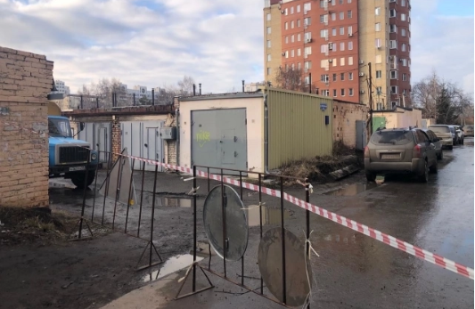 Заживо сварился: появилось видео падения пенсионера в яму с кипятком