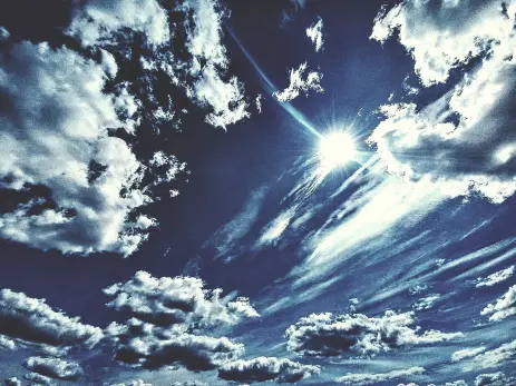 Черная вспышка на Солнце погрузила звезду в темный туман