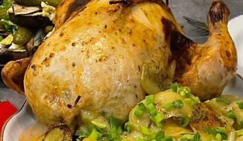 Курица тает в рту, словно мороженное: простой рецепт, который делает мясо нежным и сочным