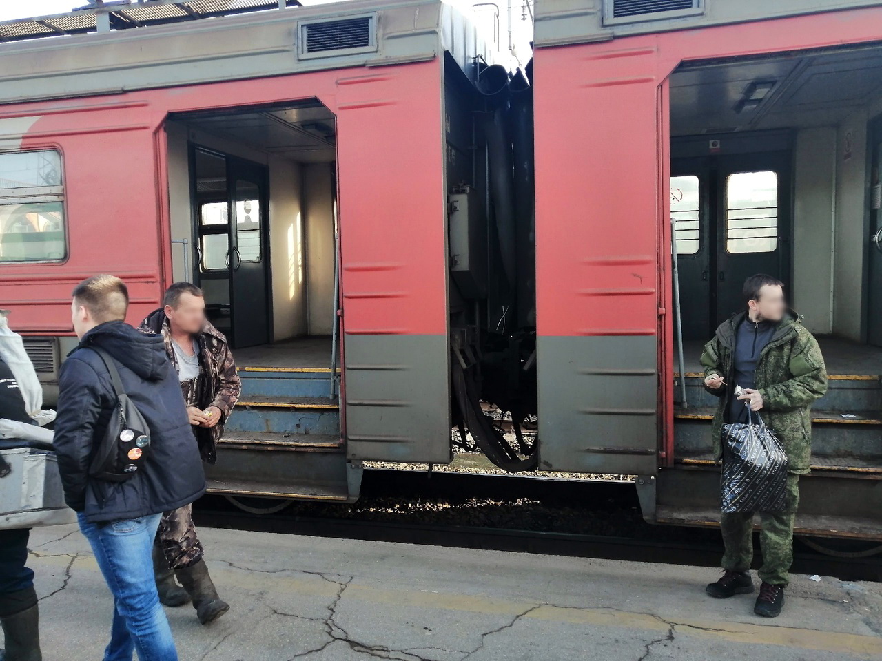 Городская электричка. Новосибирские электрички. Пригородный поезд. Поезд Новосибирск.