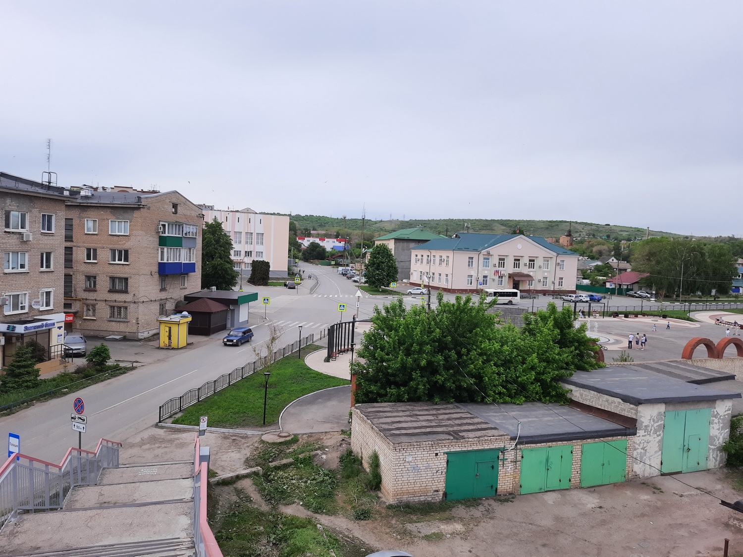 Какое в октябрьске. Сызрань Октябрьск. Октябрьск Свердловская область. Центральная площадь Октябрьск Самарская область. Октябрьска 6.