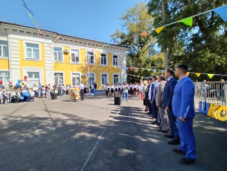 Под ликом Богородицы: в Самарской области депутату вручили некролог о его гибели